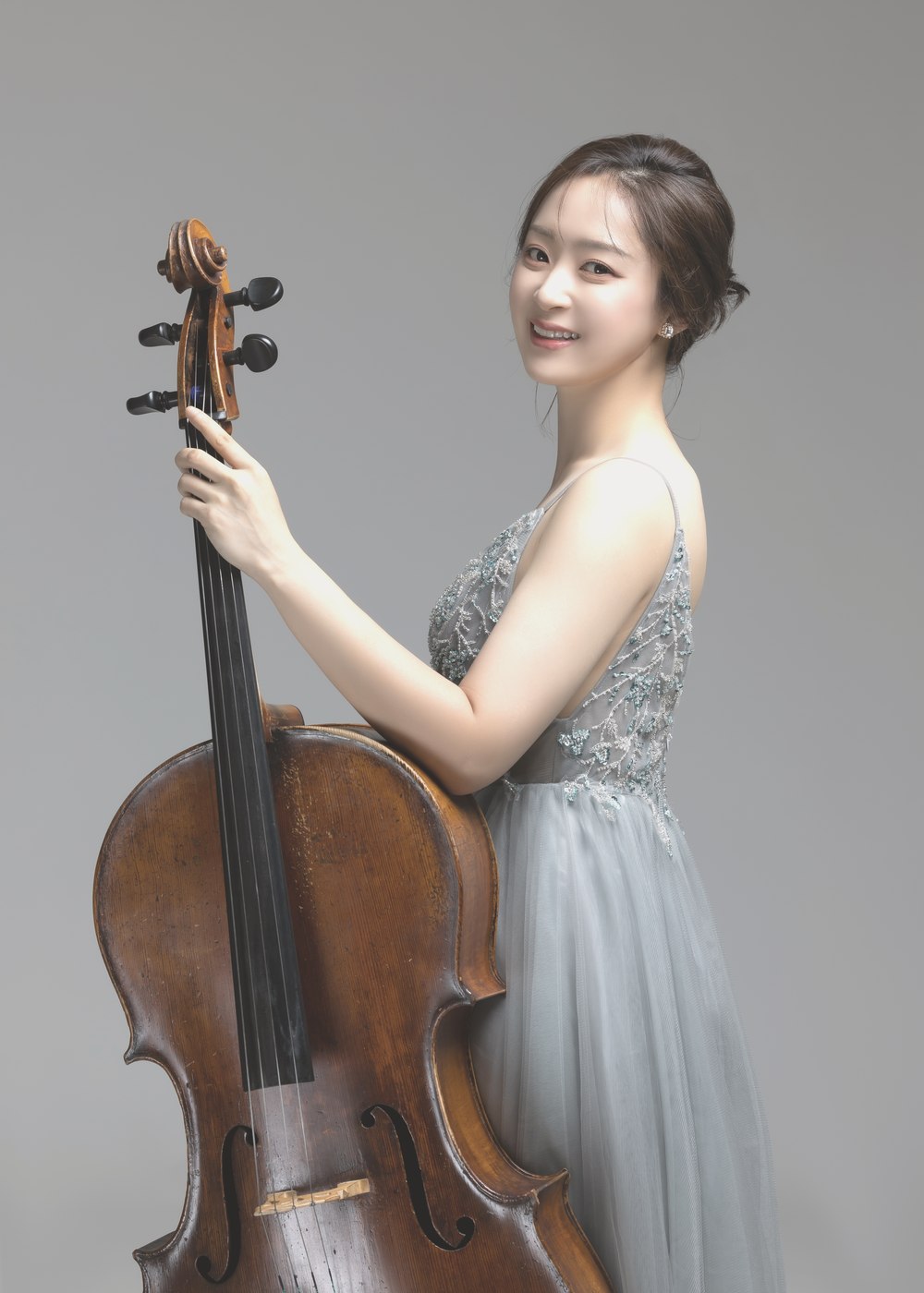 Hailey Yoo with her cello
